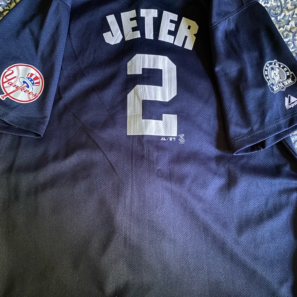 NY Yankees Derek Jeter Jersey - Picture 3 of 5